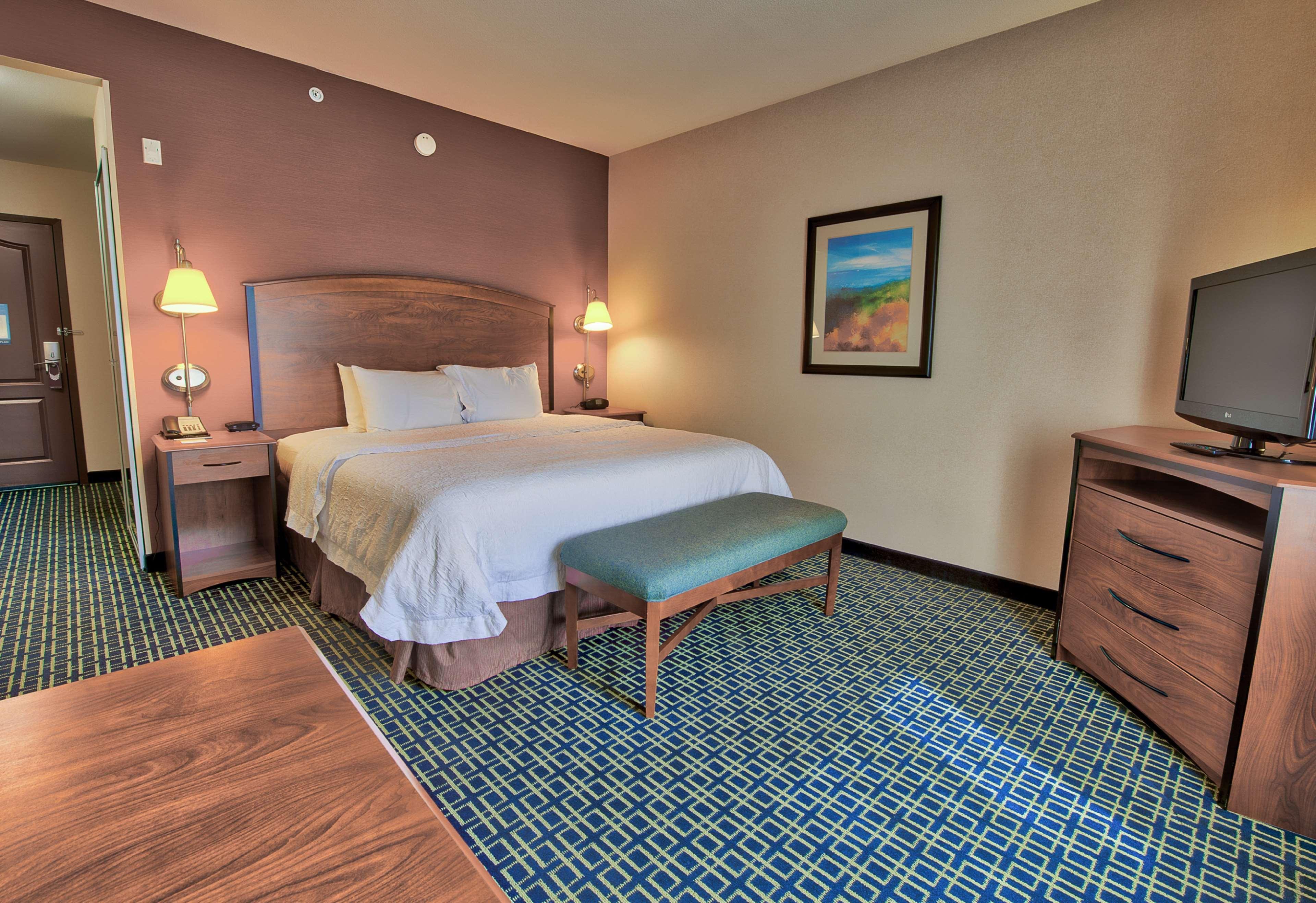 Hampton Inn & Suites Ridgecrest Exterior photo